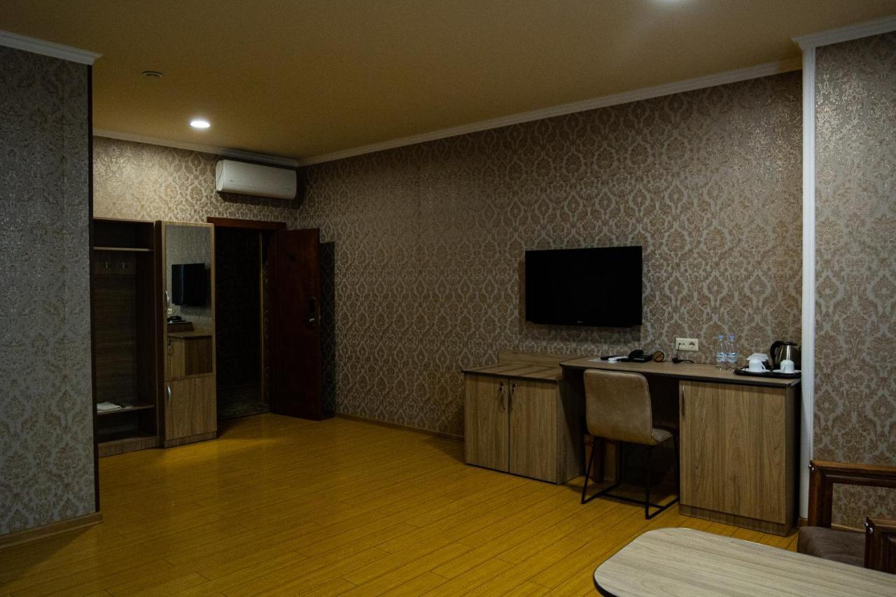 Inga Hotel Erévan Extérieur photo