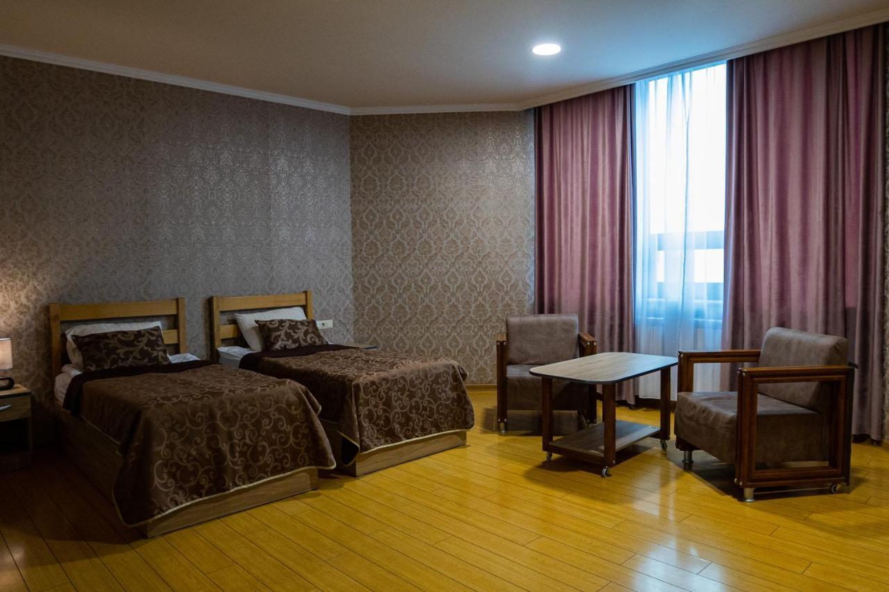 Inga Hotel Erévan Extérieur photo